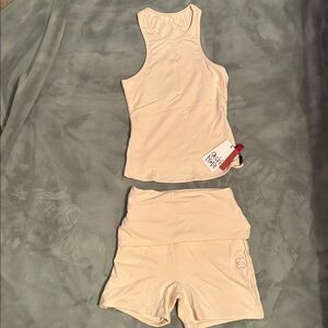 Saski Cream Apparel Set